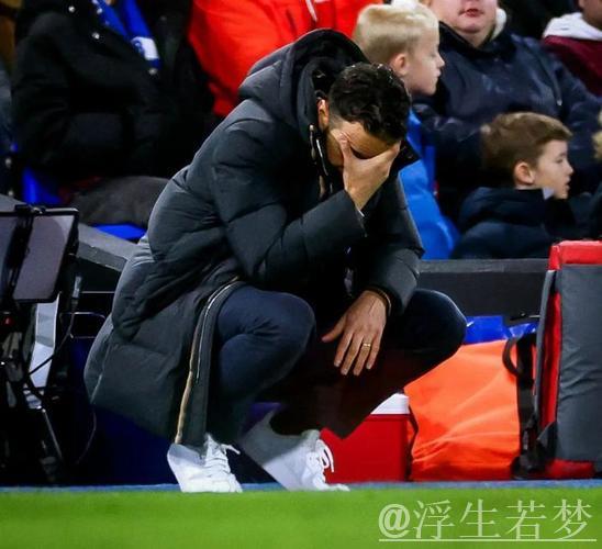 42岁塔帅崩溃?怒批曼联消极比赛,谈“落后15分”黑脸离场 42岁塔帅崩溃?怒批曼联消极比赛,谈“落后15分”黑脸离场