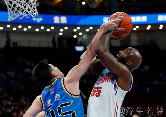 琼斯连线空接暴扣引爆CBA第45轮五佳球