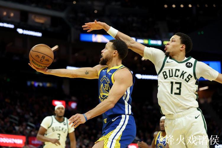 库里31+7+7力压字母哥34+10+5 勇士击败雄鹿